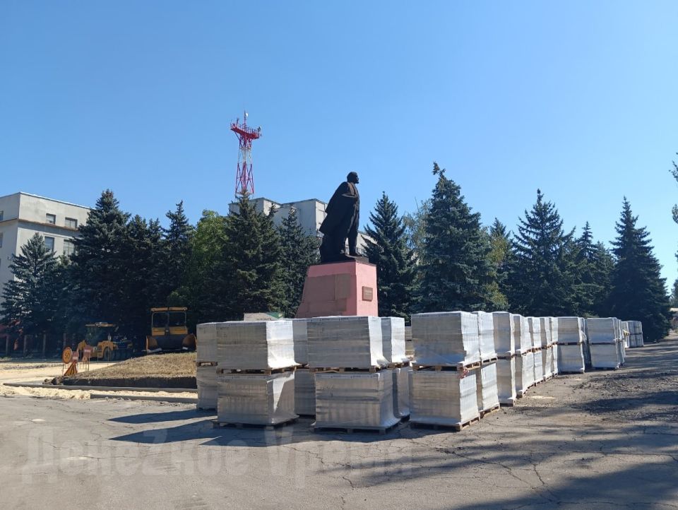 Аллеи, освещение, скамейки: второй этап ремонта парка Горького в Горловке закончат до конца года Аллеи, освещение, скамейки: второй этап ремонта парка Горького в Горловке закончат до конца года