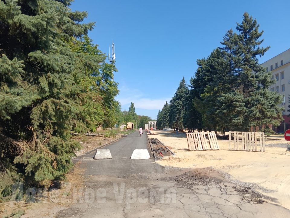 Аллеи, освещение, скамейки: второй этап ремонта парка Горького в Горловке закончат до конца года Аллеи, освещение, скамейки: второй этап ремонта парка Горького в Горловке закончат до конца года