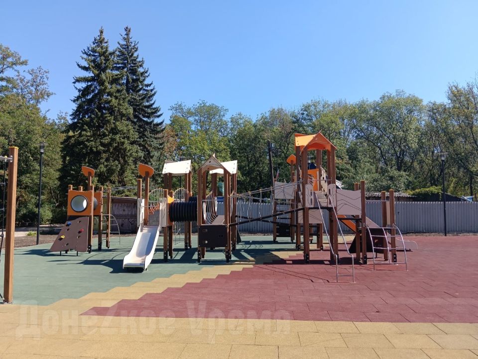 Аллеи, освещение, скамейки: второй этап ремонта парка Горького в Горловке закончат до конца года Аллеи, освещение, скамейки: второй этап ремонта парка Горького в Горловке закончат до конца года