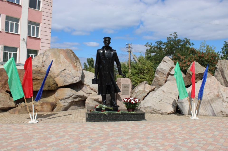 Иван Приходько: В честь 246-й годовщины со дня основания Горловки совместно с председателем Горловского городского совета Донецкой Народной Республики первого созыва Романом Геннадьевичем Коневым и руководством администрации... Иван Приходько: В честь 246-й годовщины со дня основания Горловки совместно с председателем Горловского городского совета Донецкой Народной Республики первого созыва Романом Геннадьевичем Коневым и руководством администрации...