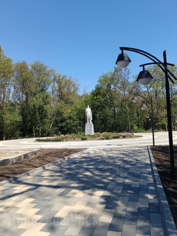 Аллеи, освещение, скамейки: второй этап ремонта парка Горького в Горловке закончат до конца года Аллеи, освещение, скамейки: второй этап ремонта парка Горького в Горловке закончат до конца года