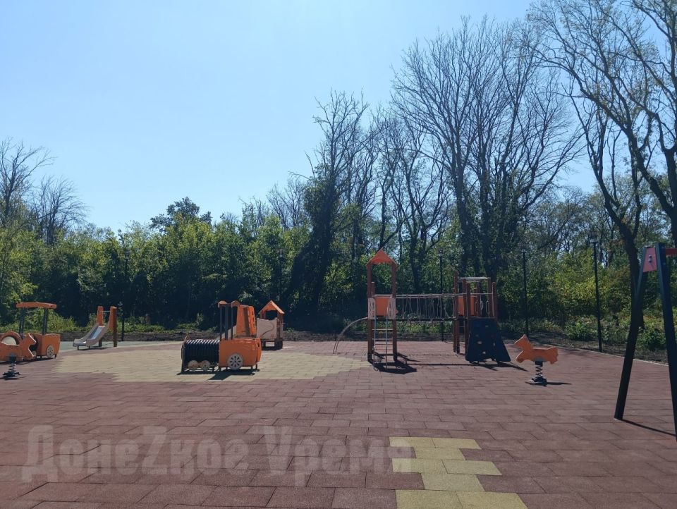 Аллеи, освещение, скамейки: второй этап ремонта парка Горького в Горловке закончат до конца года Аллеи, освещение, скамейки: второй этап ремонта парка Горького в Горловке закончат до конца года