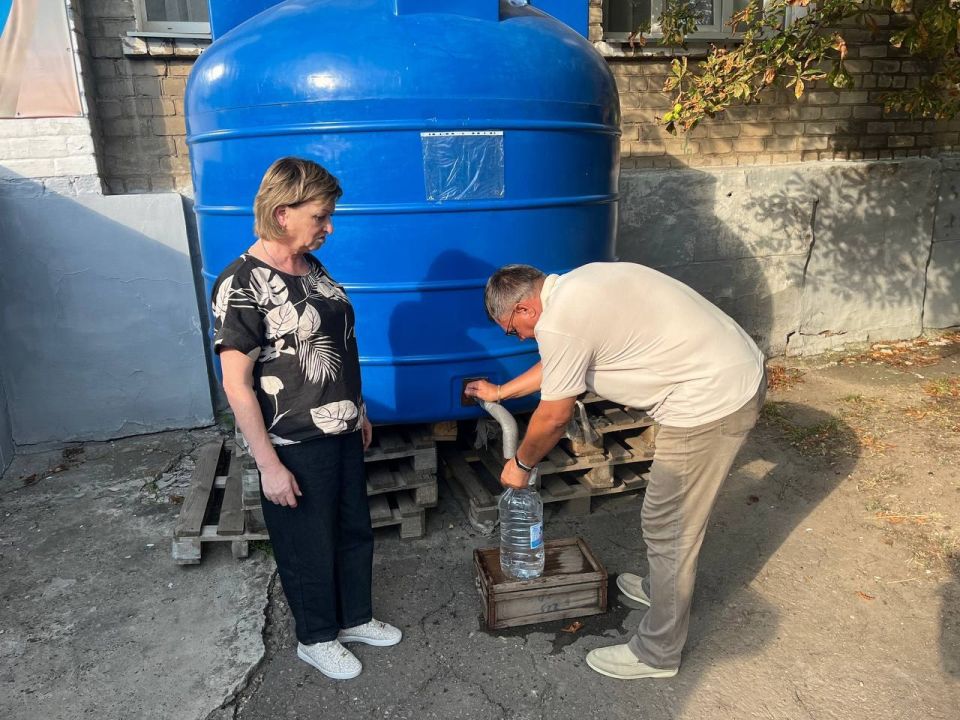 Роман Конев: 8 сентября 2025 года во исполнение поручения Главы Донецкой Народной Республики, депутаты Горловского городского совета Светлана Евсеенко, Елена Кузьмина, Инает Розводова, Олег Сладкевич и Сергей Третьяков... Роман Конев: 8 сентября 2025 года во исполнение поручения Главы Донецкой Народной Республики, депутаты Горловского городского совета Светлана Евсеенко, Елена Кузьмина, Инает Розводова, Олег Сладкевич и Сергей Третьяков...