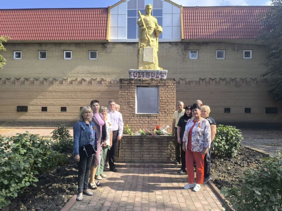 Иван Приходько: В Никитовском внутригородском районе города Горловка прошло возложение цветов к памятному знаку Иван Приходько: В Никитовском внутригородском районе города Горловка прошло возложение цветов к памятному знаку