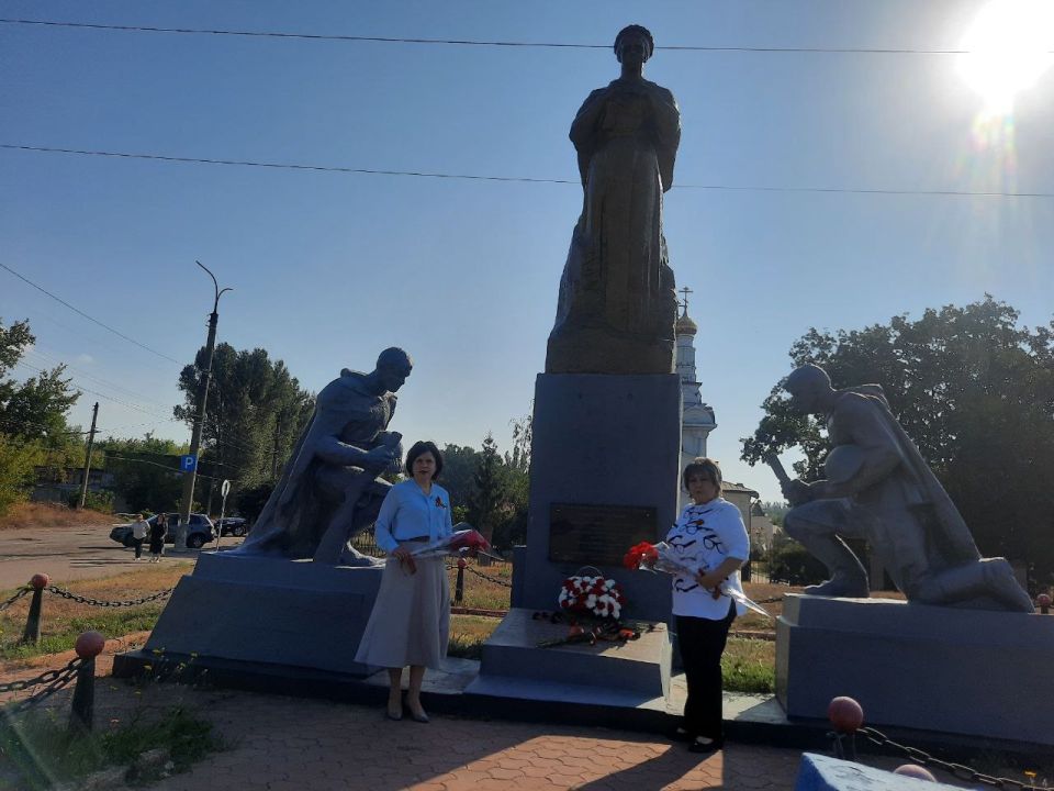 Иван Приходько: В Калининском внутригородском районе города Горловка прошли торжественные мероприятия по возложению цветов к мемориалам ВОВ Иван Приходько: В Калининском внутригородском районе города Горловка прошли торжественные мероприятия по возложению цветов к мемориалам ВОВ