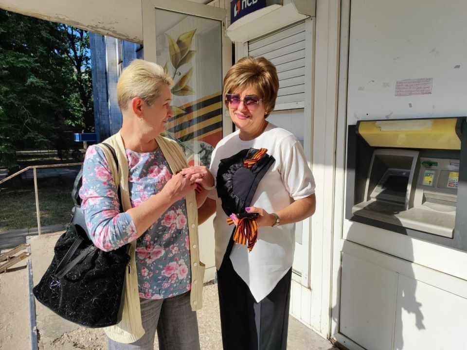 Иван Приходько: В Калининском внутригородском районе города Горловка прошла акция «Георгиевская ленточка» Иван Приходько: В Калининском внутригородском районе города Горловка прошла акция «Георгиевская ленточка»