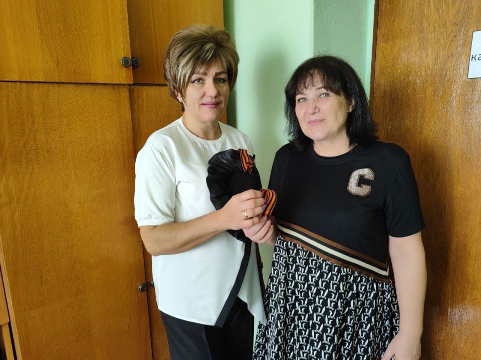 Иван Приходько: В Калининском внутригородском районе города Горловка прошла акция «Георгиевская ленточка» Иван Приходько: В Калининском внутригородском районе города Горловка прошла акция «Георгиевская ленточка»