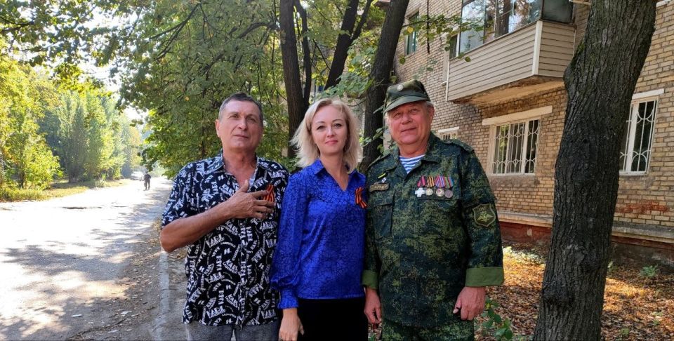 Иван Приходько: В Калининском внутригородском районе города Горловка прошла акция «Георгиевская ленточка» Иван Приходько: В Калининском внутригородском районе города Горловка прошла акция «Георгиевская ленточка»