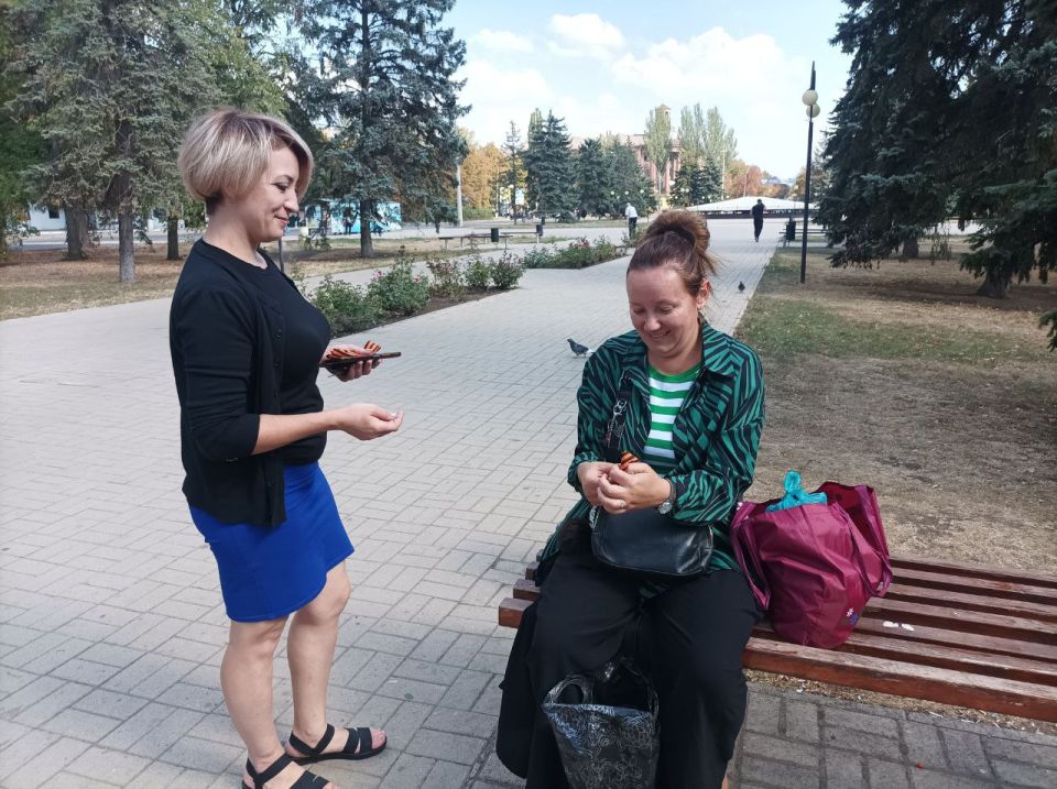 Иван Приходько: В Центрально-Городском районе Горловки прошла акция «Георгиевская ленточка» Иван Приходько: В Центрально-Городском районе Горловки прошла акция «Георгиевская ленточка»