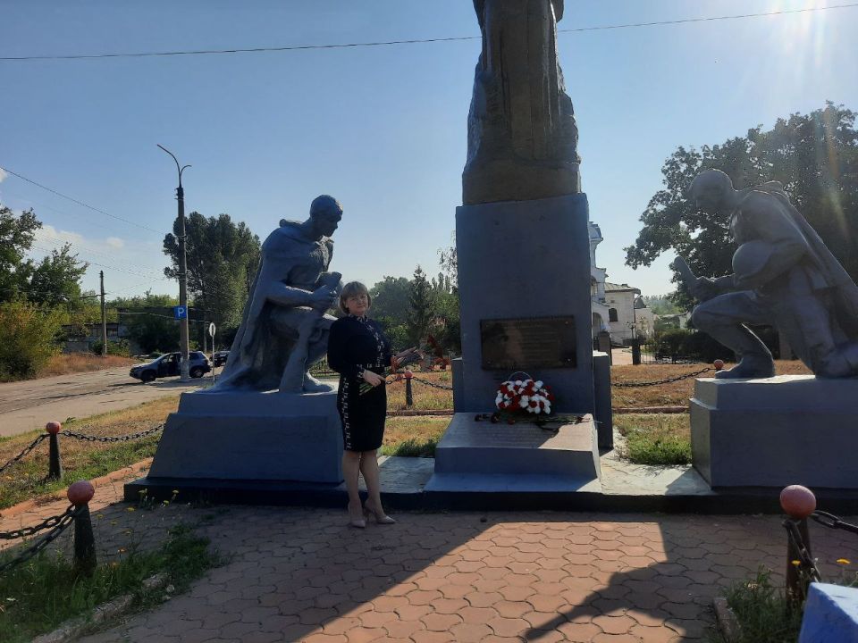 Иван Приходько: В Калининском внутригородском районе города Горловка прошли торжественные мероприятия по возложению цветов к мемориалам ВОВ Иван Приходько: В Калининском внутригородском районе города Горловка прошли торжественные мероприятия по возложению цветов к мемориалам ВОВ