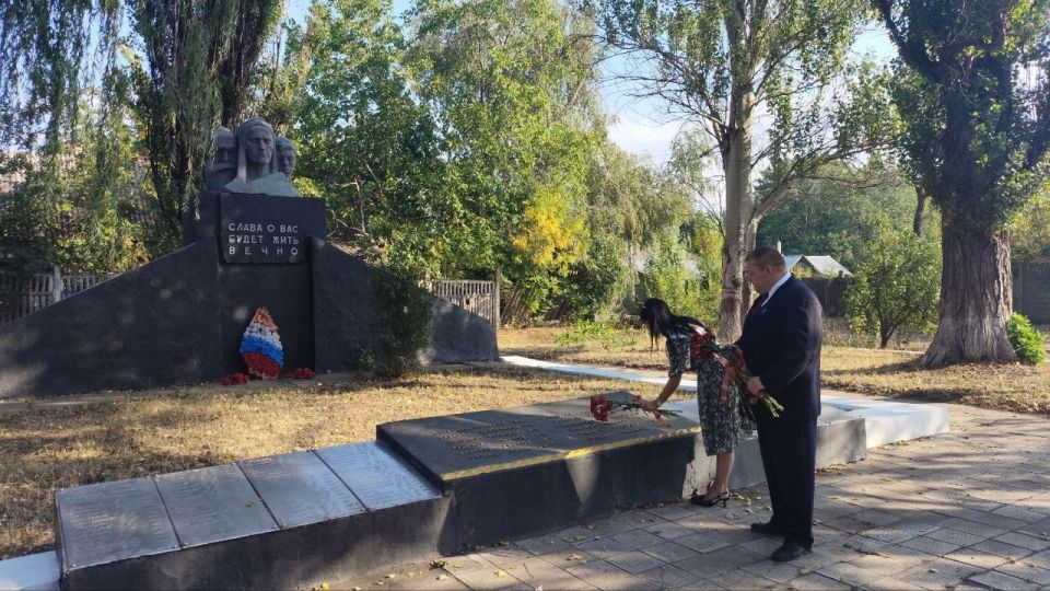 Иван Приходько: В Калининском внутригородском районе города Горловка прошли торжественные мероприятия по возложению цветов к мемориалам ВОВ Иван Приходько: В Калининском внутригородском районе города Горловка прошли торжественные мероприятия по возложению цветов к мемориалам ВОВ
