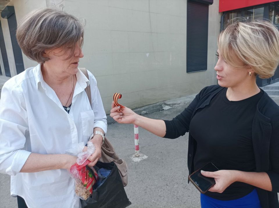 Иван Приходько: В Центрально-Городском районе Горловки прошла акция «Георгиевская ленточка» Иван Приходько: В Центрально-Городском районе Горловки прошла акция «Георгиевская ленточка»