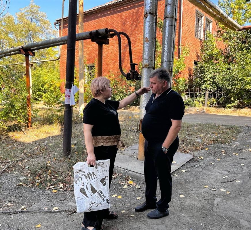 Роман Конев: ВСТРЕЧИ С НАСЕЛЕНИЕМ. 10 сентября 2025 года депутаты Горловского городского совета от фракции «Единая Россия» - Максим Лебедев, Сергей Медведев, Геннадий Маюров, Евгений Прокопович, Эдуард Полепкин, Сергей... Роман Конев: ВСТРЕЧИ С НАСЕЛЕНИЕМ. 10 сентября 2025 года депутаты Горловского городского совета от фракции «Единая Россия» - Максим Лебедев, Сергей Медведев, Геннадий Маюров, Евгений Прокопович, Эдуард Полепкин, Сергей...