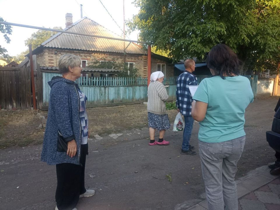 Иван Приходько: В поселке, расположенном в Калининском районе Горловки, сегодня прошла плановая инспекция, направленная на контроль использования воды частными потребителями