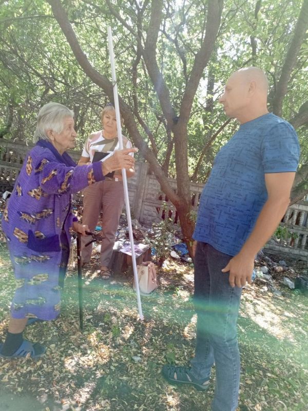 Роман Конев: ВСТРЕЧИ С НАСЕЛЕНИЕМ. 10 сентября 2025 года депутаты Горловского городского совета от фракции «Единая Россия» - Максим Лебедев, Сергей Медведев, Геннадий Маюров, Евгений Прокопович, Эдуард Полепкин, Сергей... Роман Конев: ВСТРЕЧИ С НАСЕЛЕНИЕМ. 10 сентября 2025 года депутаты Горловского городского совета от фракции «Единая Россия» - Максим Лебедев, Сергей Медведев, Геннадий Маюров, Евгений Прокопович, Эдуард Полепкин, Сергей...