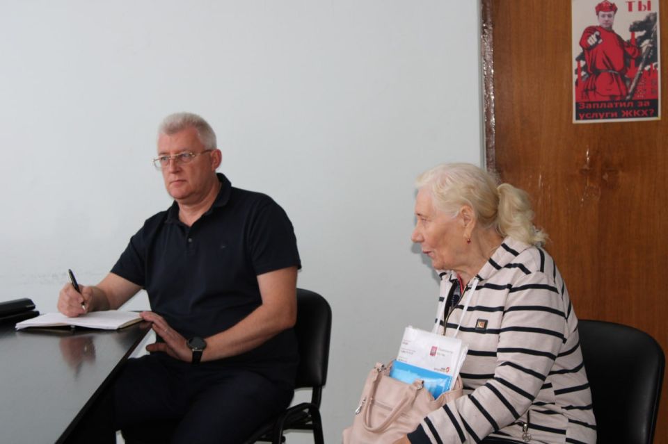 Заместитель главы администрации городского округа Горловка Игорь Горбатов провел прием граждан Заместитель главы администрации городского округа Горловка Игорь Горбатов провел прием граждан