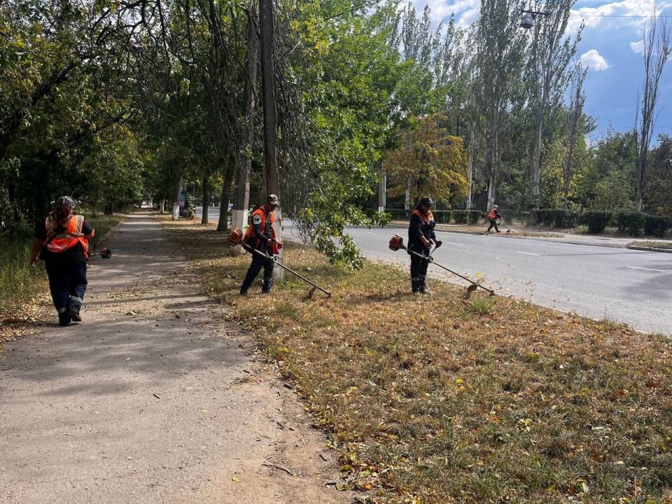 МУП «Простор» ежедневно выполняет все необходимые работы по содержанию городских улиц МУП «Простор» ежедневно выполняет все необходимые работы по содержанию городских улиц