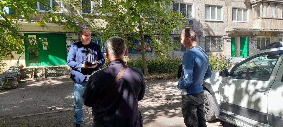 Роман Конев: ВСТРЕЧИ С НАСЕЛЕНИЕМ. 11 сентября 2025 года депутаты Горловского городского совета от фракции «Единая Россия» - София Потапова, Николай Гальченко, Олег Сладкевич, Сергей Третьяков, Алексей Костин, Светлана... Роман Конев: ВСТРЕЧИ С НАСЕЛЕНИЕМ. 11 сентября 2025 года депутаты Горловского городского совета от фракции «Единая Россия» - София Потапова, Николай Гальченко, Олег Сладкевич, Сергей Третьяков, Алексей Костин, Светлана...