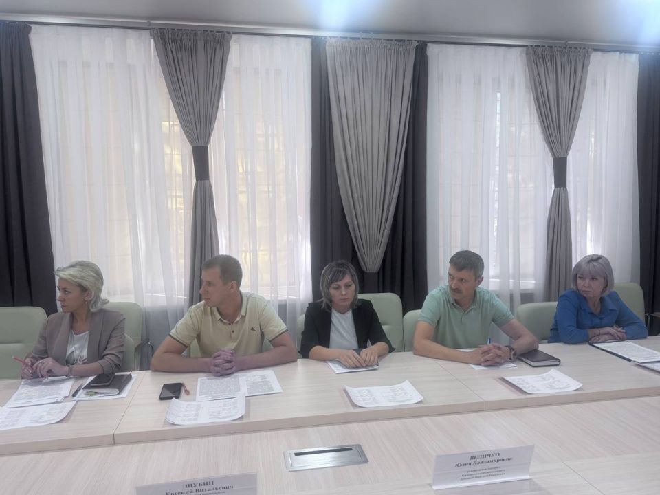 Роман Конев: Состоялось заседание постоянных комитетов Горловского городского совета Донецкой Народной Республики первого созыва Роман Конев: Состоялось заседание постоянных комитетов Горловского городского совета Донецкой Народной Республики первого созыва