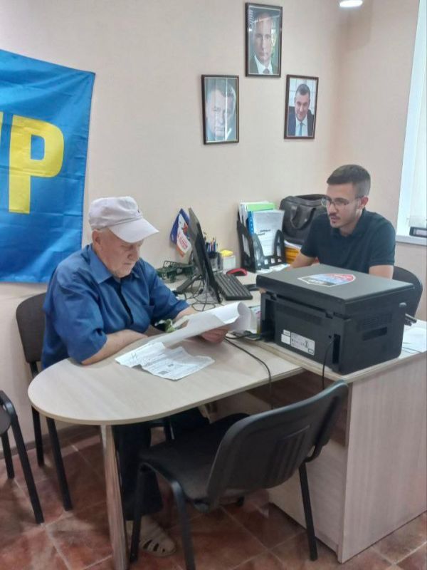 Роман Конев: Состоялся приём граждан заместителем председателя Горловского городского совета Донецкой Народной Республики первого созыва Евгением Шубиным в общественной приёмной Горловского отделения ЛДПР