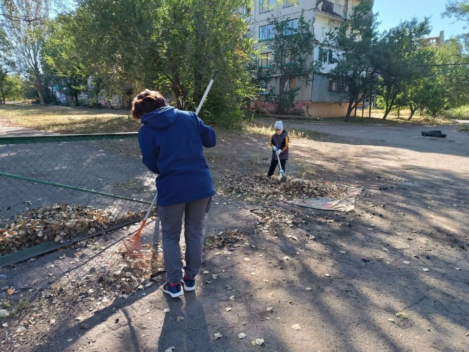 В Никитовском районе Горловки продолжается масштабный партийный проект Единой России «Городская среда» В Никитовском районе Горловки продолжается масштабный партийный проект Единой России «Городская среда»