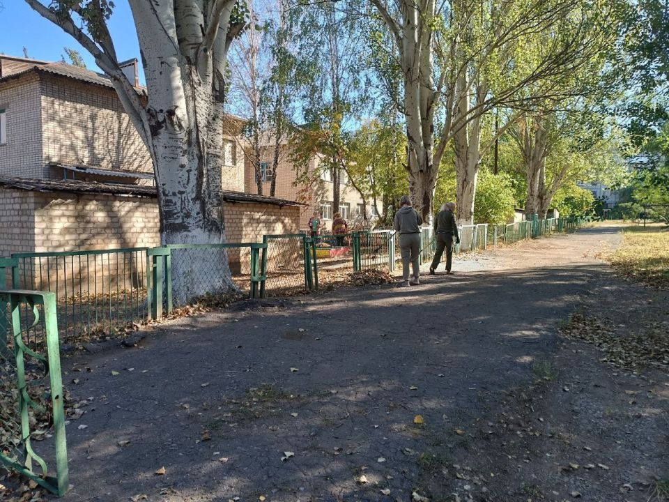 В Никитовском районе Горловки продолжается масштабный партийный проект Единой России «Городская среда» В Никитовском районе Горловки продолжается масштабный партийный проект Единой России «Городская среда»