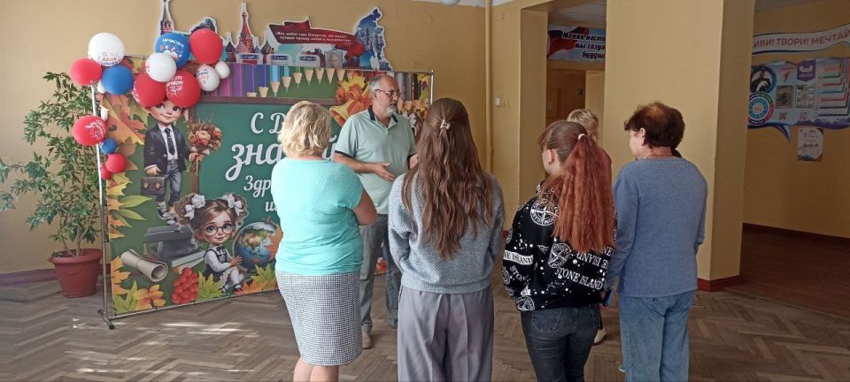 ВСТРЕЧИ С ЖИТЕЛЯМИ. 16 сентября 2025 года депутаты Горловского городского совета от фракции «Единая Россия» - Роман Конев, Даниил Карабаев, Максим Лебедев, Евгений Прокопович, Эдуард Полепкин, Олег Сладкевич провели встречи... ВСТРЕЧИ С ЖИТЕЛЯМИ. 16 сентября 2025 года депутаты Горловского городского совета от фракции «Единая Россия» - Роман Конев, Даниил Карабаев, Максим Лебедев, Евгений Прокопович, Эдуард Полепкин, Олег Сладкевич провели встречи...