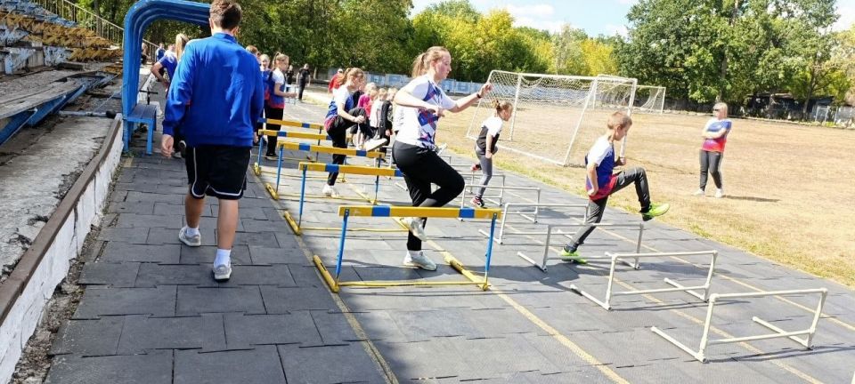 Иван Приходько: В рамках реализации партийного проекта Единой России «Детский спорт» в Горловке проведен мастер-класс по легкой атлетике