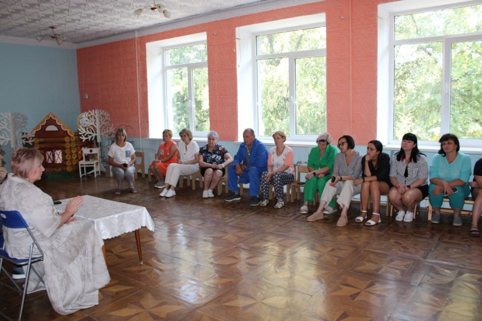 Роман Конев: ВСТРЕЧИ С НАСЕЛЕНИЕМ. 17 сентября 2025 года депутаты Горловского городского совета от фракции «Единая Россия» - Наталия Ботвина, Елена Кузьмина, Инает Розводова, Нелля Якуненко, Сергей Третьяков, Андрей Костюк...