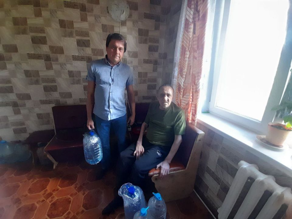 Роман Конев: 18 сентября 2025 года во исполнение поручения Главы Донецкой Народной Республики Дениса Пушилина, депутаты Горловского городского совета Донецкой Народной Республики Андрей Костюк, Евгений Прокопович, Инает... Роман Конев: 18 сентября 2025 года во исполнение поручения Главы Донецкой Народной Республики Дениса Пушилина, депутаты Горловского городского совета Донецкой Народной Республики Андрей Костюк, Евгений Прокопович, Инает...