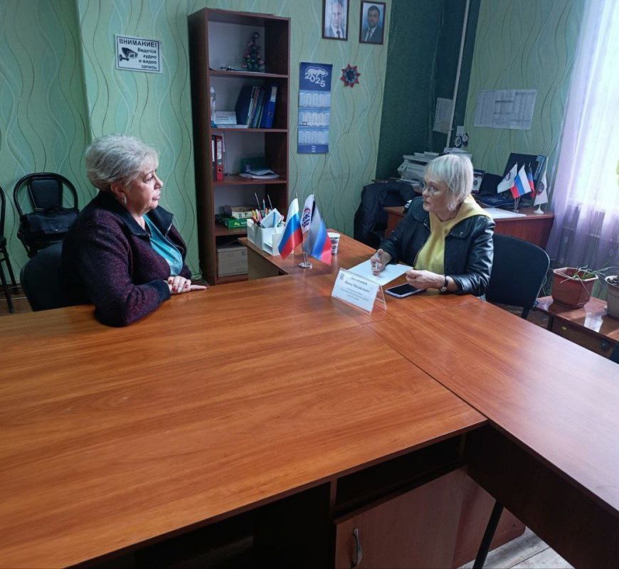 Иван Приходько: Руководитель Управы Никитовского внутригородского района города Горловка Ирина Джеломанова провела выездной прием граждан в общественной приемной Председателя партии «Единая Россия» Дмитрия Медведева
