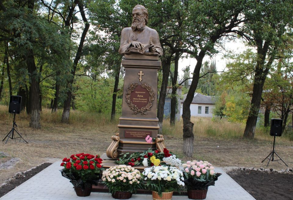 ���� ���������: �������, 19 ��������, �� ���������� ��������� �������� � 2 ������ �������� ���������� �������� ���������-����� ��������� ����, ������������ ���������