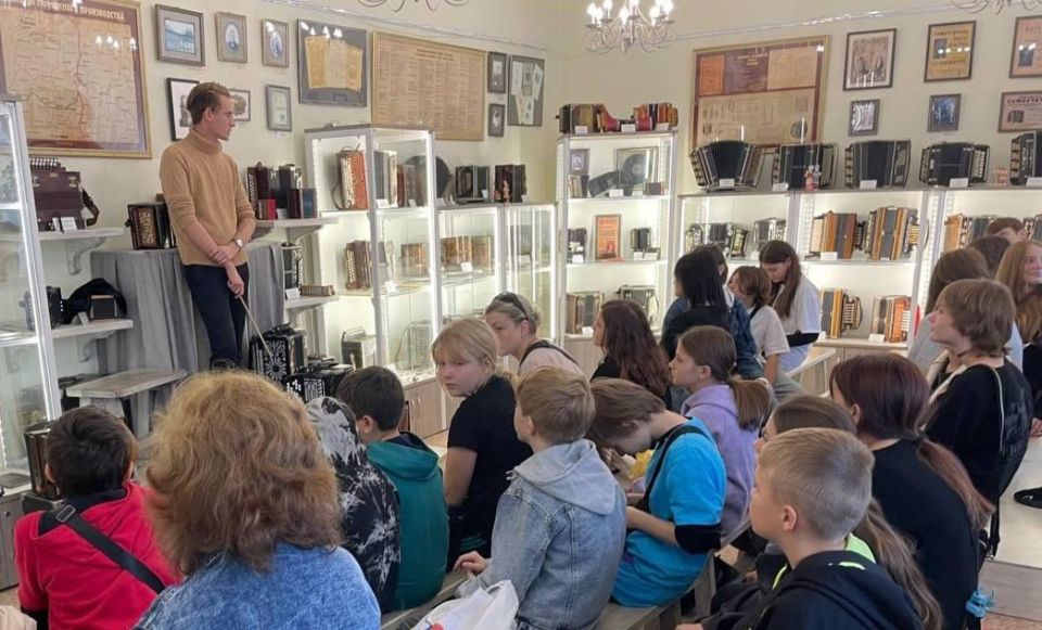Дети из Горловки посетили Тульский музей гармони и музей самоваров Дети из Горловки посетили Тульский музей гармони и музей самоваров