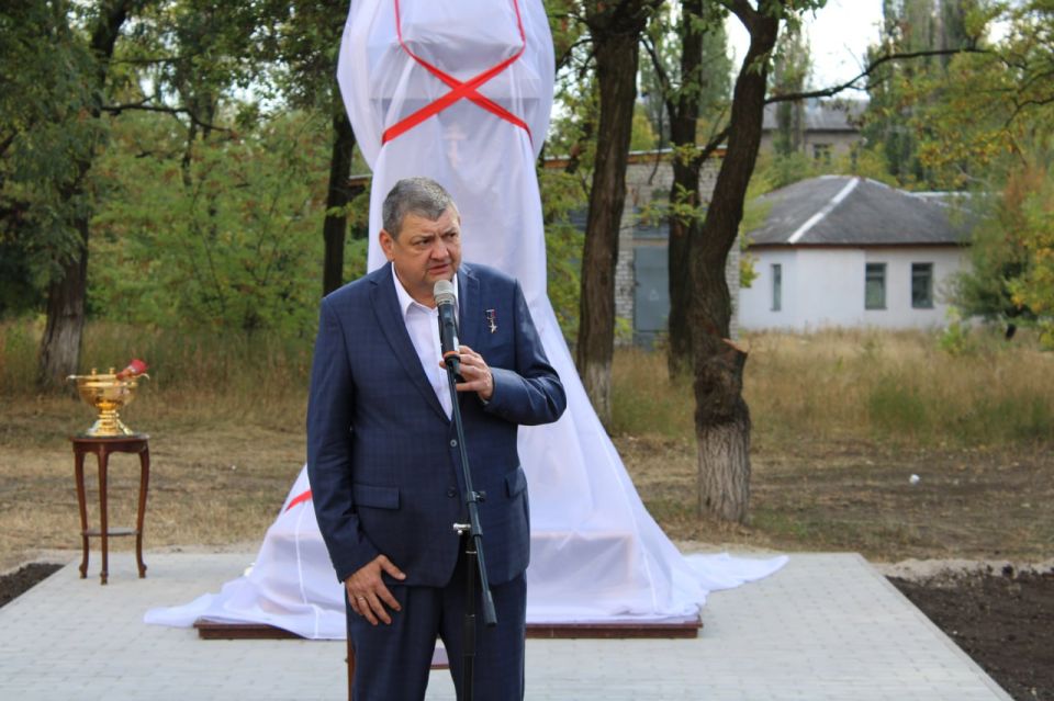 ���� ���������: �������, 19 ��������, �� ���������� ��������� �������� � 2 ������ �������� ���������� �������� ���������-����� ��������� ����, ������������ ���������