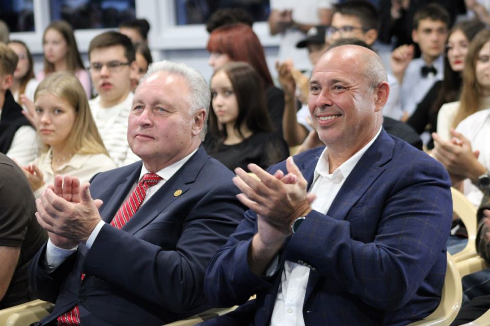 Иван Приходько: С 15 по 17 сентября на базе лагеря «Спутник» прошёл 10-ый, юбилейный форум «ИДЕЯфорум. Территория возможностей» – образовательное пространство, которое уже 10 лет объединяет молодых и активных людей... Иван Приходько: С 15 по 17 сентября на базе лагеря «Спутник» прошёл 10-ый, юбилейный форум «ИДЕЯфорум. Территория возможностей» – образовательное пространство, которое уже 10 лет объединяет молодых и активных людей...