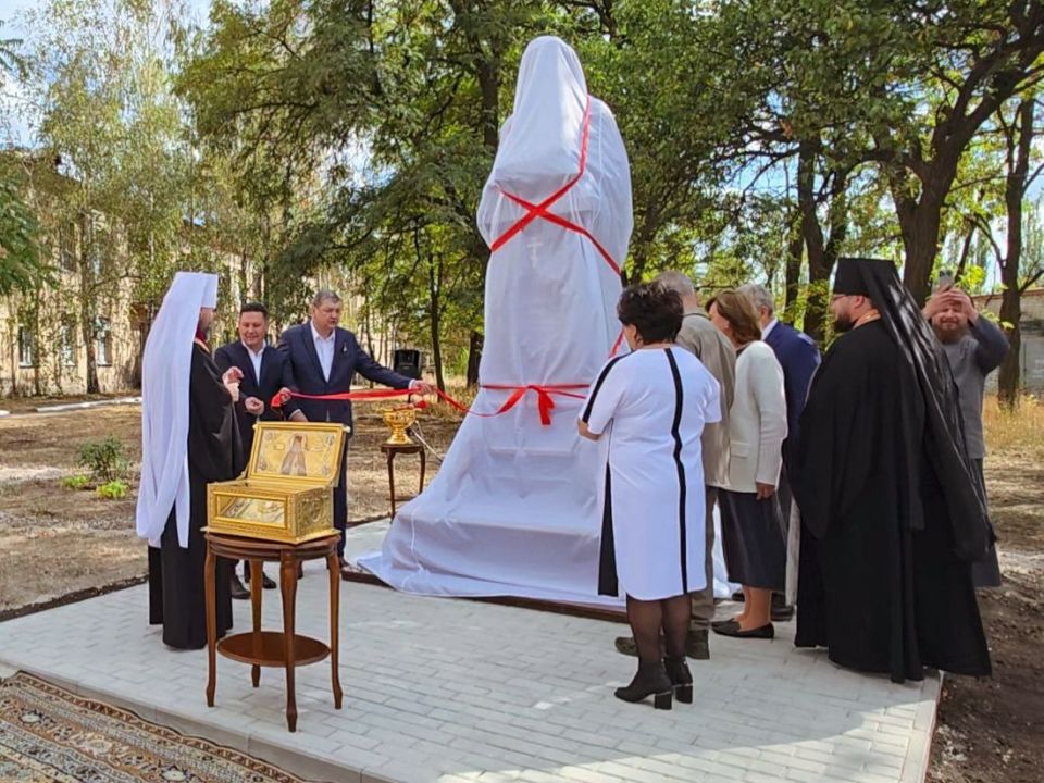 Роман Конев: В Горловке открыли бюст святителю Луке - покровителю медицинских работников Роман Конев: В Горловке открыли бюст святителю Луке - покровителю медицинских работников