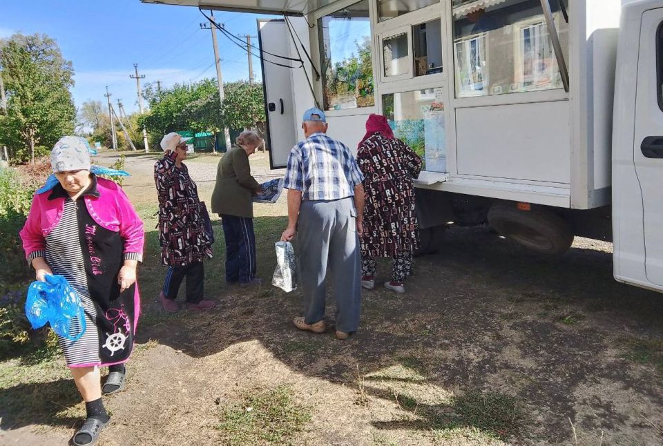 С 17 по 19 сентября 2025 года осуществлена выездная торговля с использованием автомагазинов в населенных пунктах городских округов Горловка, Мариуполь, Харцызск на территории г. Авдеевка, также Волновахского, Володарского... С 17 по 19 сентября 2025 года осуществлена выездная торговля с использованием автомагазинов в населенных пунктах городских округов Горловка, Мариуполь, Харцызск на территории г. Авдеевка, также Волновахского, Володарского...