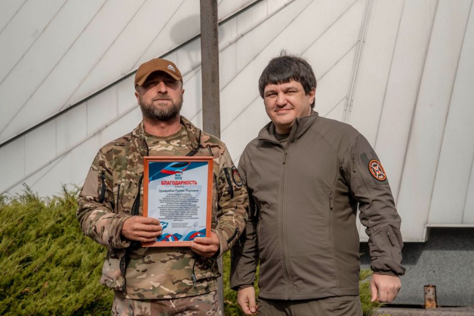 В День Республики Южной Осетии активисты «Молодой Гвардии» ДНР и «Молодой Республики» вместе с бойцами батальона «Сармат» почтили память Олега Мамиева В День Республики Южной Осетии активисты «Молодой Гвардии» ДНР и «Молодой Республики» вместе с бойцами батальона «Сармат» почтили память Олега Мамиева