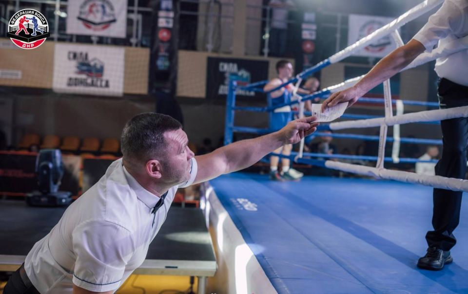20 сентября в городе Донецк в спортивном комплексе «Сила Донбасса» прошли Открытые республиканские соревнования по боксу «Памяти первого Председателя наблюдательного совета Федерации бокса ДНР, основателя батальона... 20 сентября в городе Донецк в спортивном комплексе «Сила Донбасса» прошли Открытые республиканские соревнования по боксу «Памяти первого Председателя наблюдательного совета Федерации бокса ДНР, основателя батальона...