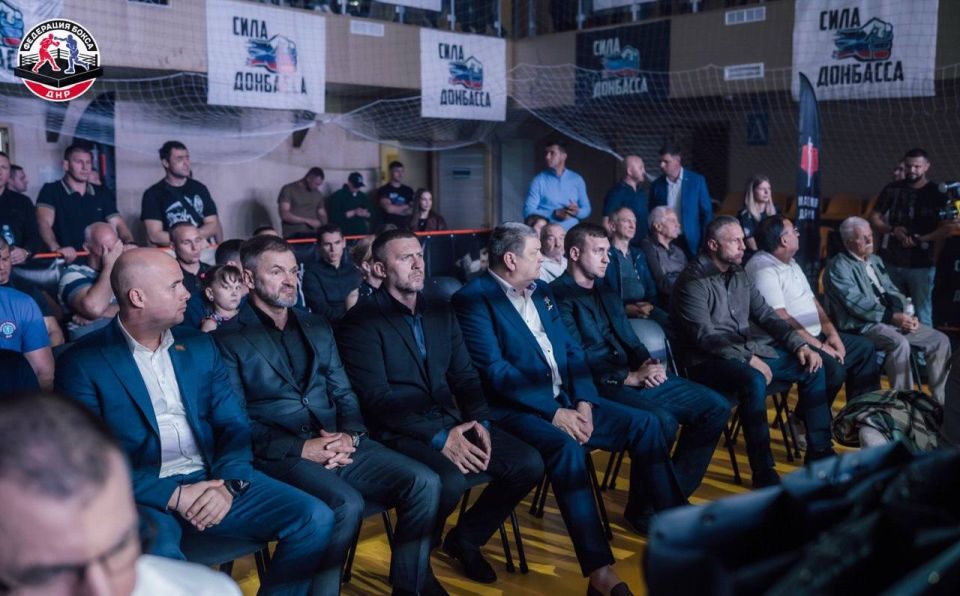 На Открытых республиканских соревнованиях по боксу «Памяти первого Председателя наблюдательного совета Федерации бокса ДНР, основателя батальона специального назначения «Арбат», Почетного гражданина г. Горловка, Кавалера... На Открытых республиканских соревнованиях по боксу «Памяти первого Председателя наблюдательного совета Федерации бокса ДНР, основателя батальона специального назначения «Арбат», Почетного гражданина г. Горловка, Кавалера...