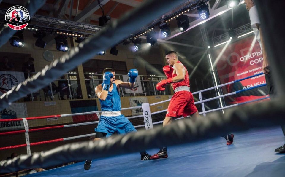 На Открытых республиканских соревнованиях по боксу «Памяти первого Председателя наблюдательного совета Федерации бокса ДНР, основателя батальона специального назначения «Арбат», Почетного гражданина г. Горловка, Кавалера... На Открытых республиканских соревнованиях по боксу «Памяти первого Председателя наблюдательного совета Федерации бокса ДНР, основателя батальона специального назначения «Арбат», Почетного гражданина г. Горловка, Кавалера...