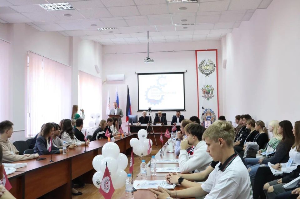 Иван Приходько: Завтра уже наступило: Форум «Хочу все знать» открыл двери в будущее! Иван Приходько: Завтра уже наступило: Форум «Хочу все знать» открыл двери в будущее!