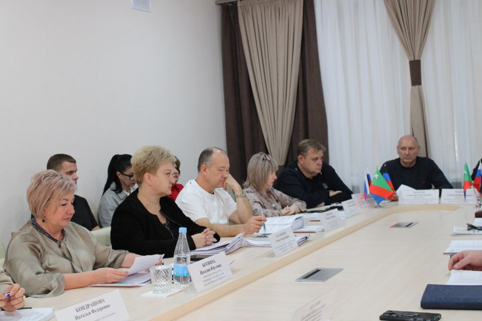 Роман Конев: Состоялись заседания постоянных комитетов Горловского городского совета Донецкой Народной Республики первого созыва Роман Конев: Состоялись заседания постоянных комитетов Горловского городского совета Донецкой Народной Республики первого созыва