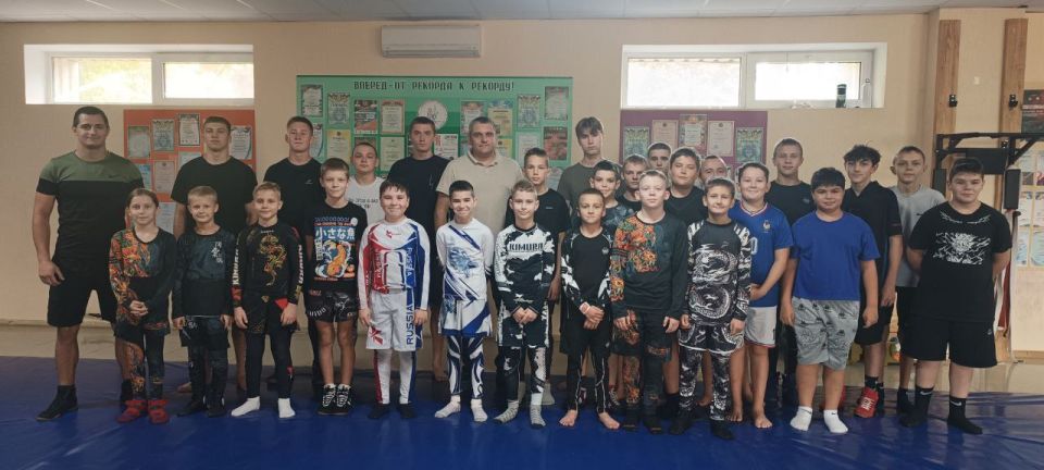 Иван Приходько: 24 сентября в рамках партийного проекта «Старший брат» Народная дружина провела совместную тренировку «Спорт делает нас сильнее»