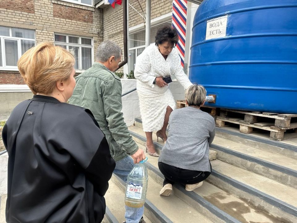 Роман Конев: 25 сентября 2025 года во исполнение поручения Главы Донецкой Народной Республики, депутаты Горловского городского совета Донецкой Народной Республики Нелля Якуненко, Андрей Костюк, Евгений Прокопович посетили... Роман Конев: 25 сентября 2025 года во исполнение поручения Главы Донецкой Народной Республики, депутаты Горловского городского совета Донецкой Народной Республики Нелля Якуненко, Андрей Костюк, Евгений Прокопович посетили...