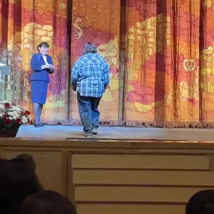 Минкультуры Тувы вручило ведомственные награды работникам Горловского городского театра кукол