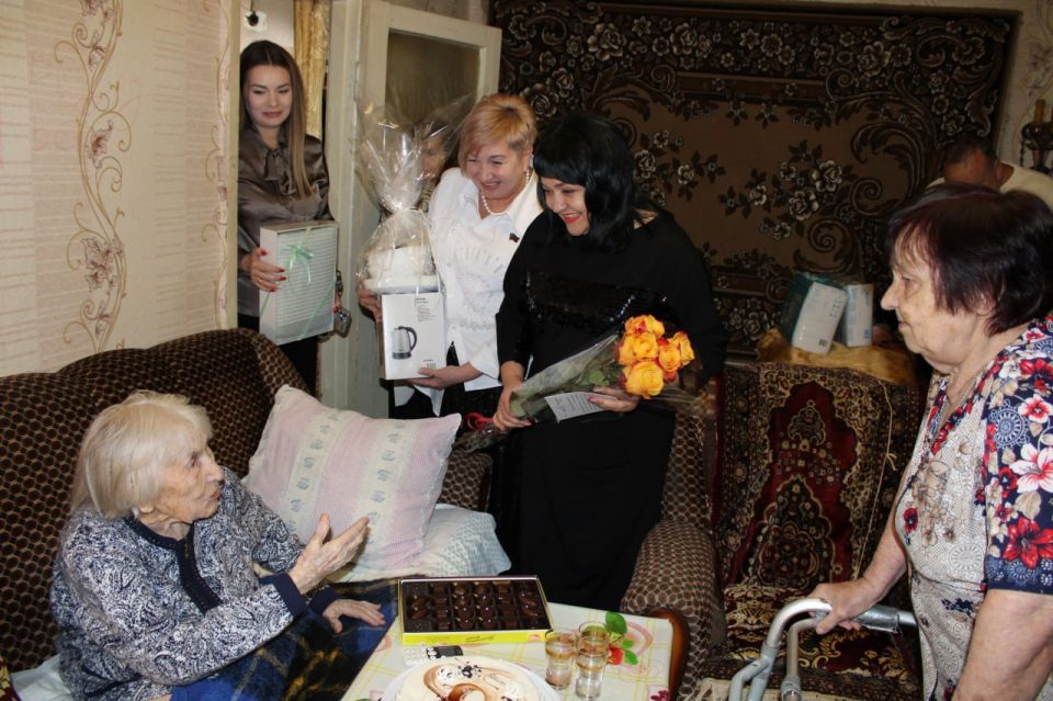Иван Приходько: В Горловке поздравили долгожительницу со 105-летним юбилеем