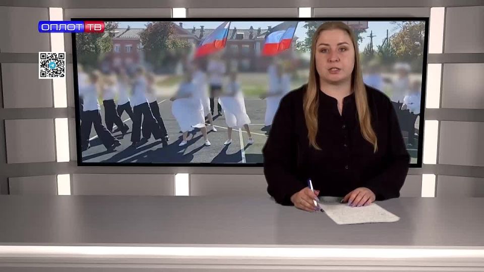 Школьники Дебальцево приняли участие во флешмобе «Донбасс – сердце России»