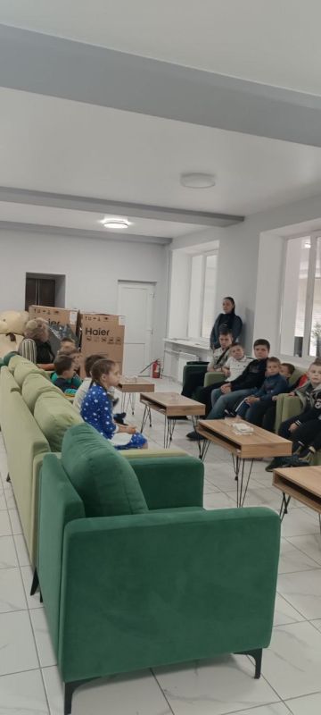 В преддверии важной даты – Дня воссоединения Донецкой Народной Республики с Российской Федерацией – индивидуальные предприниматели города Горловки посетили воспитанников Социально-реабилитационного центра для... В преддверии важной даты – Дня воссоединения Донецкой Народной Республики с Российской Федерацией – индивидуальные предприниматели города Горловки посетили воспитанников Социально-реабилитационного центра для...