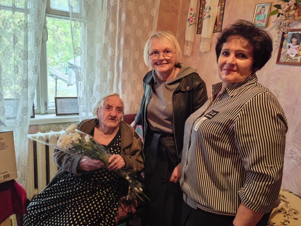 Иван Приходько: В Никитовском внутригородском районе города Горловка поздравили долгожительницу с юбилеем